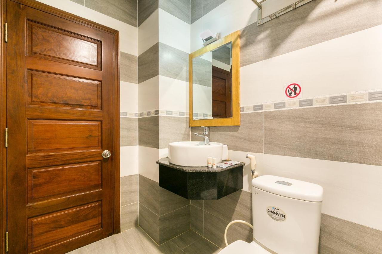 Oyo 652 Monaco Hotel مدينة هوشي منه المظهر الخارجي الصورة